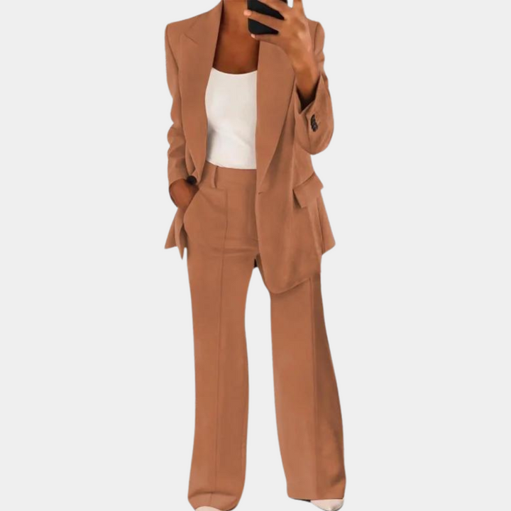 Lightweight women’s suit set – relaxed blazer and trousers, high-quality fabric, for summer occasions