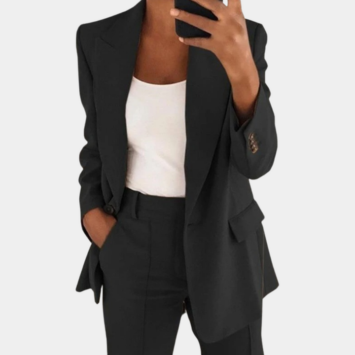 Lightweight women’s suit set – relaxed blazer and trousers, high-quality fabric, for summer occasions