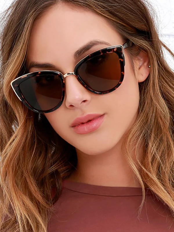 Lightweight women’s cat eye sunglasses – UV400 protection, trendy design, for summer 2025