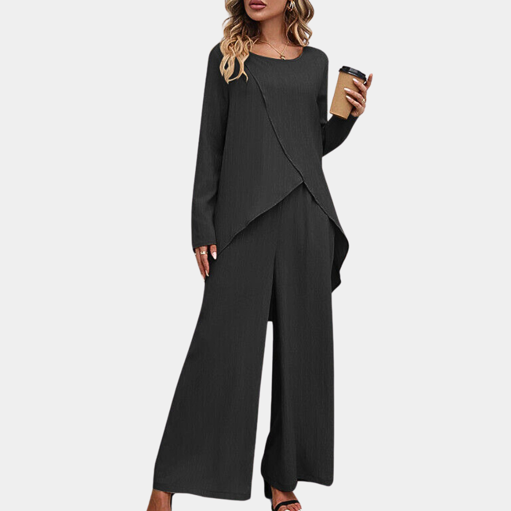 Lightweight women’s loungewear set – long sleeve top and wide-leg pants, soft, for summer