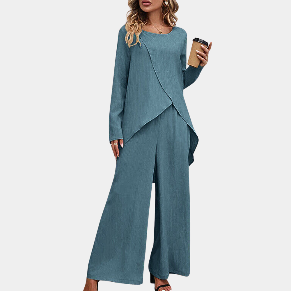 Lightweight women’s loungewear set – long sleeve top and wide-leg pants, soft, for summer