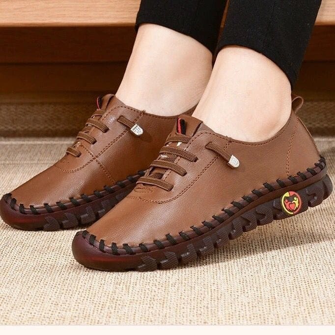 Flexible Leather Moccasins with Non-Slip Sole, Comfortable Slip-On Moccasin Shoes for Men and Women, Ideal for Daily Wear