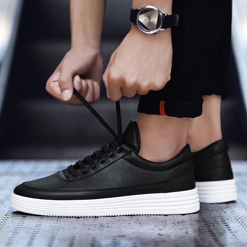 Relaxed Leather Sneakers for Men with Premium Upper and Durable Rubber Sole for Optimal Comfort