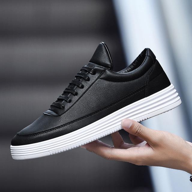 Relaxed Leather Sneakers for Men with Premium Upper and Durable Rubber Sole for Optimal Comfort