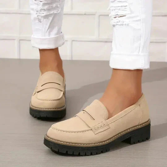 Thick Platform Moccasins for Women with 4.5 cm Padded Sole, Slip-On Design, Comfortable and Supportive Moccasin Slippers