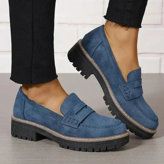Thick Platform Moccasins for Women with 4.5 cm Padded Sole, Slip-On Design, Comfortable and Supportive Moccasin Slippers